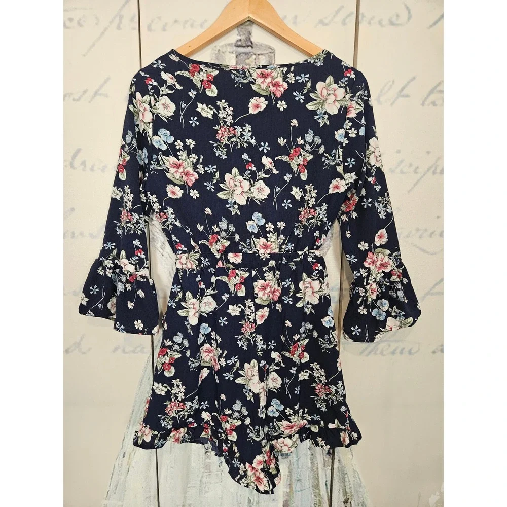 Nasty Gal Navy Floral Tie Front Romper 3/4 Bell Sleeve Ruffle Hem Womens Size 8 - Picture 2 of 9